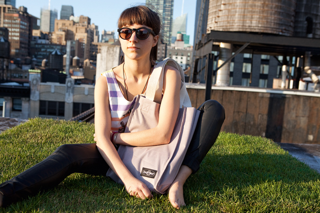 1 EASTPAK Authentic_Green_Recup BAG IN TOWN