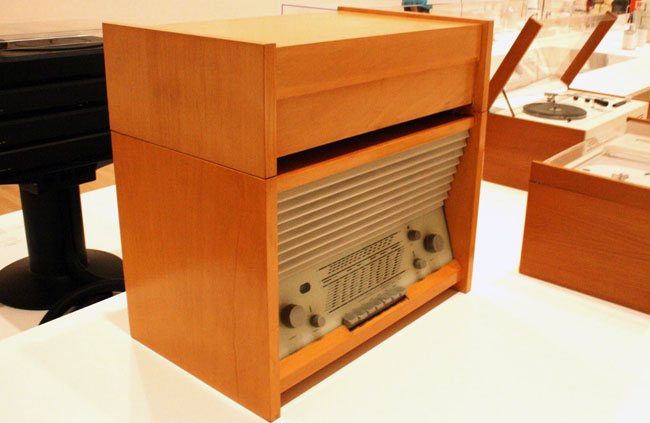 11-braun-radio-madera-dieter-rams BRAUN & DIETER RAMS