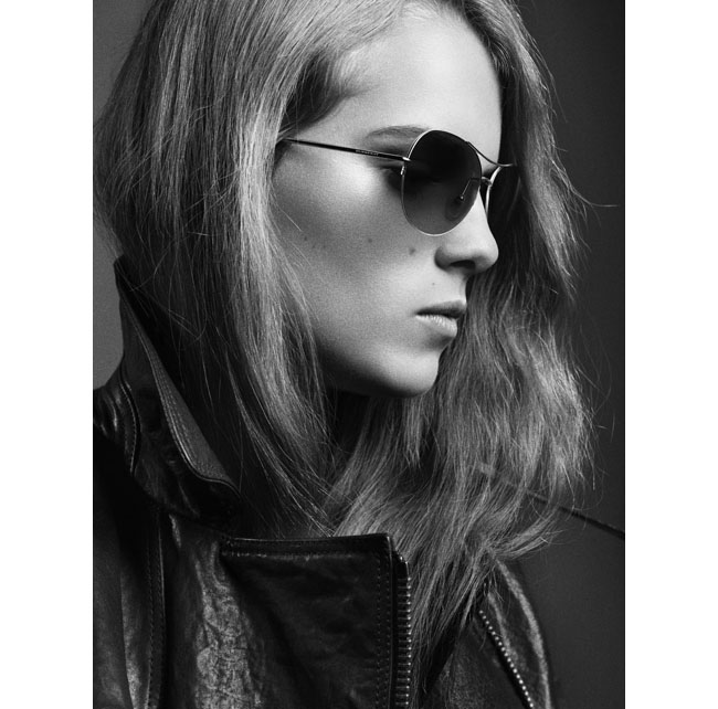 2 Burberry Eyewear Marika Hackman BURBERRY & BRITISH POP