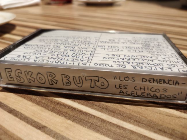 restaurante sants es crema barcelona: cassette con la cuenta