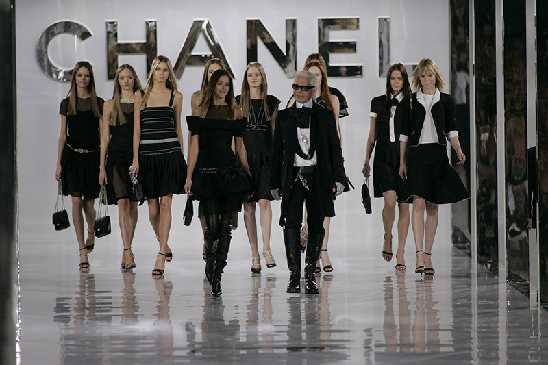 La moda está de luto, fallece Karl Lagerfeld.