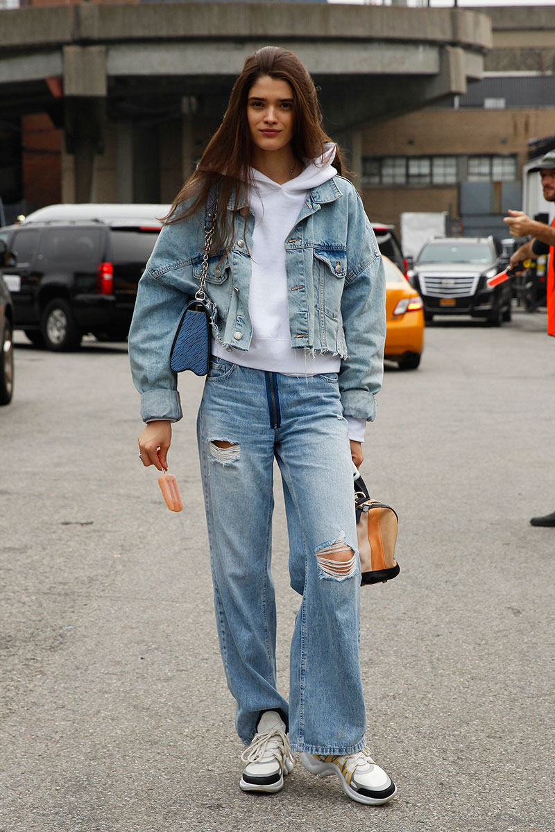 jeans tiro alto mujeres tendencia street style