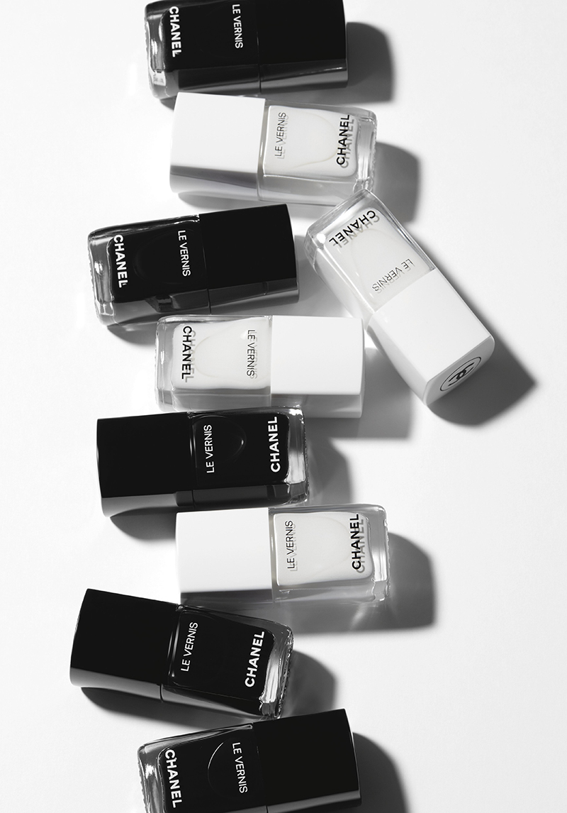 La nueva línea de maquillaje de Chanel es en blanco y negro
