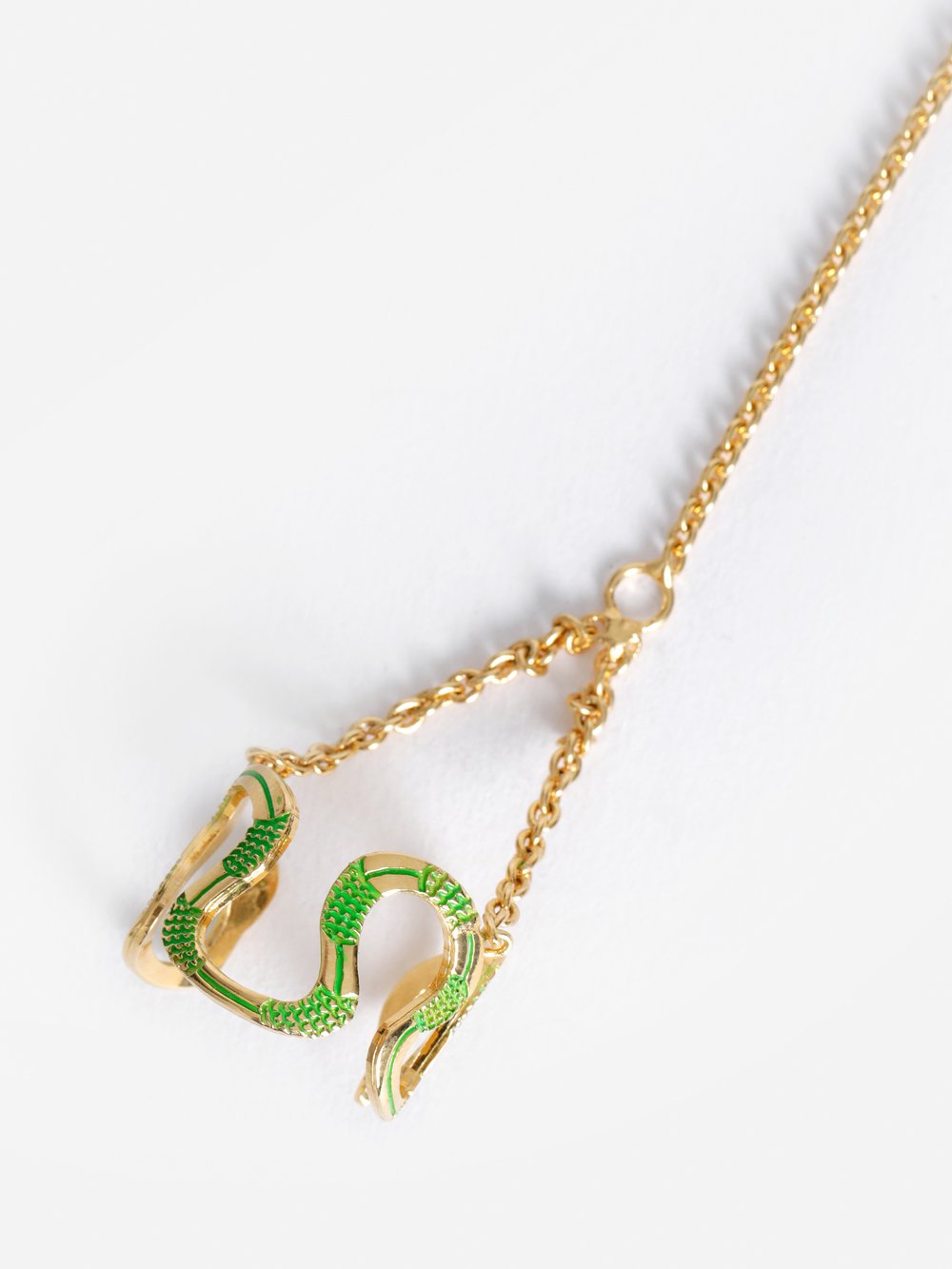 Sita Abellán imagina que las joyas son serpiente salvajes