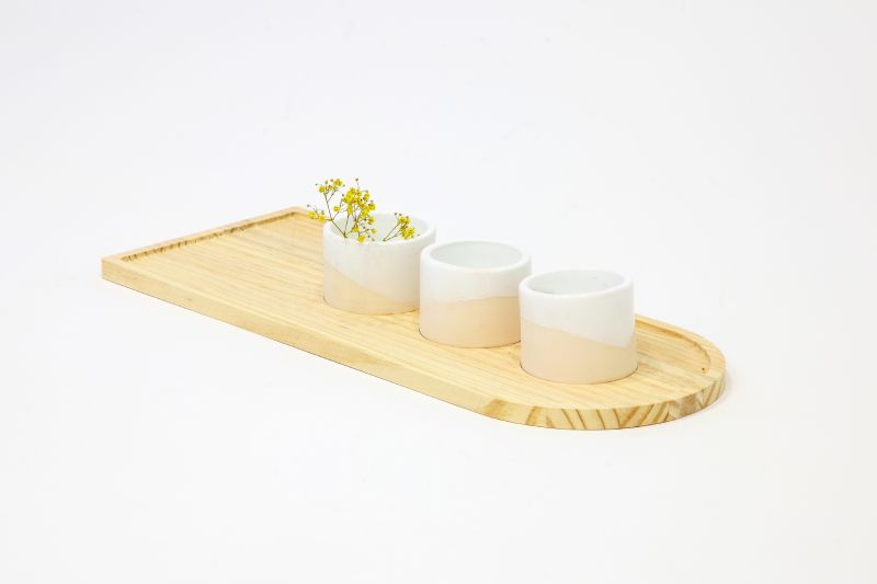 Diseño vasco Ohi: bandeja contenedor de recipientes cerámica