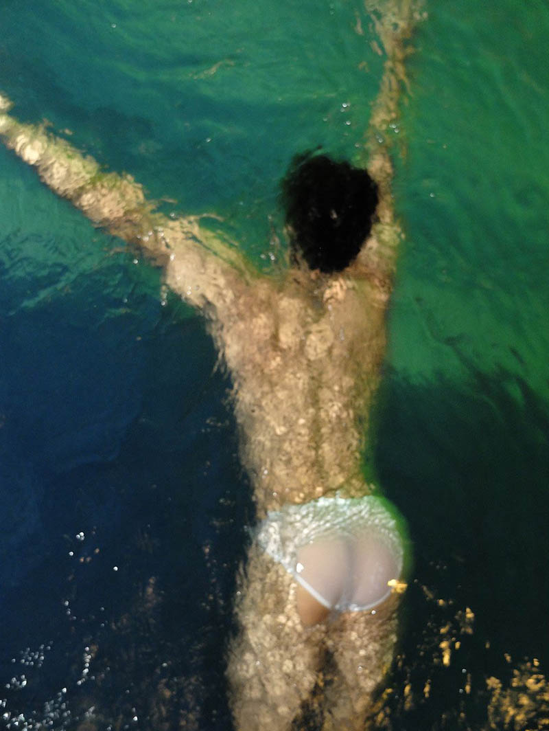 Ashish lanza "Gaze" su primer libro de fotografía erótica