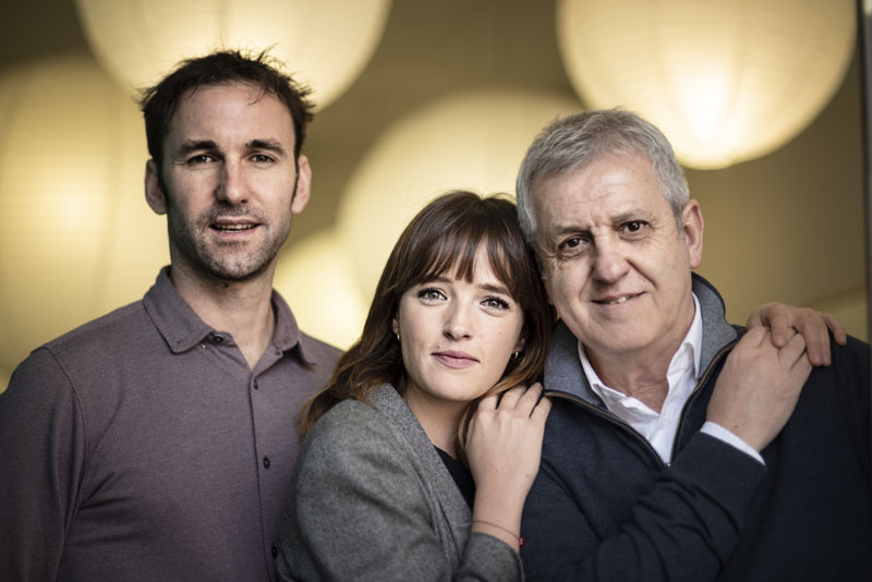 Patria: foto promocional de la serie con tres de sus protagonistas.