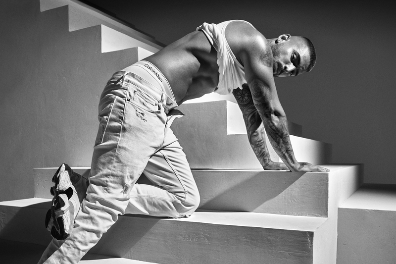 Maluma desnudo en la nueva campaña de Calvin Klein Jeans