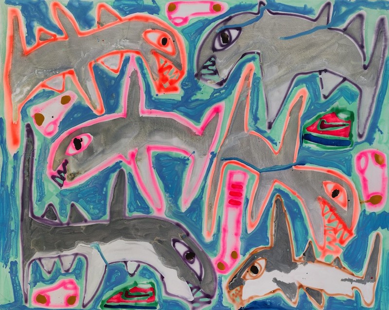 Katherine Bernhard pintura tiburones, zapatillas y calcetines