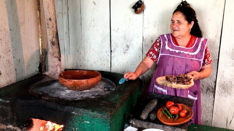 Youtubers de cocina: Doña Ángela, la cocinera mexicana del canal De mi rancho a tu cocina
