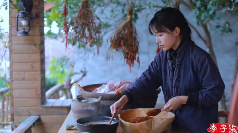 Youtubers de cocina: Li Ziqi, la cocinera que nos muestra la gastronomía tradicional china