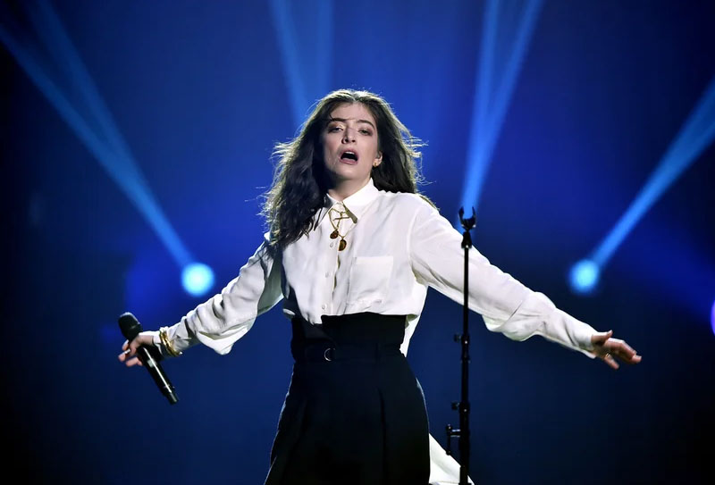 Lorde anuncia su nuevo álbum vía mail