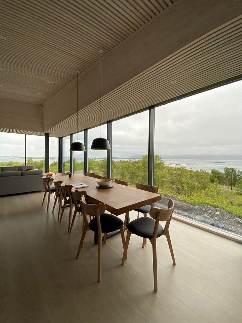 Cabaña en los fiordos Bjørnådal Arkitektstudio - vista desde el comedor