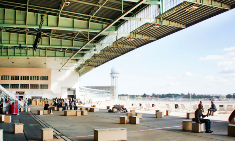 Berlin Art Week 2020 foto de terminal del aeropuerto de Tempelhof