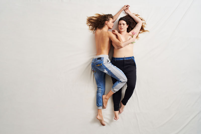 Denim y algo más en Desigual SS21 Hybrids