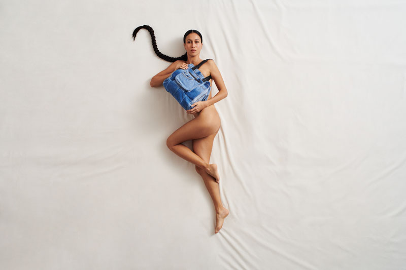 Denim y algo más en Desigual SS21 Hybrids