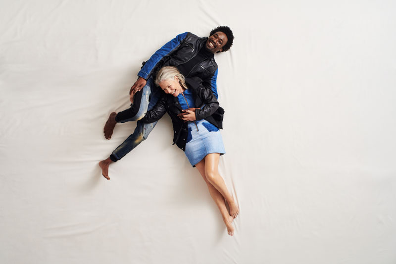 Denim y algo más en Desigual SS21 Hybrids