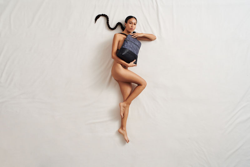 Denim y algo más en Desigual SS21 Hybrids