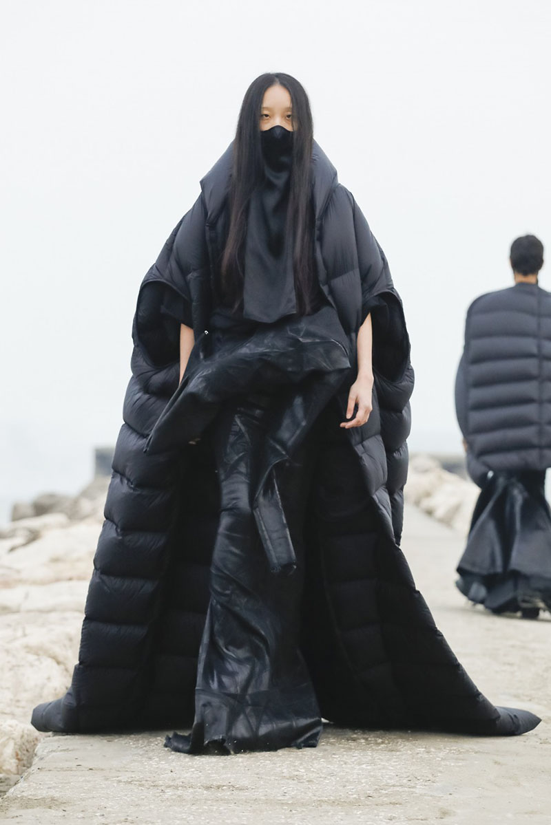 Rick Owens FW21 Womenswear desfile nueva colección Paris Fashion Week