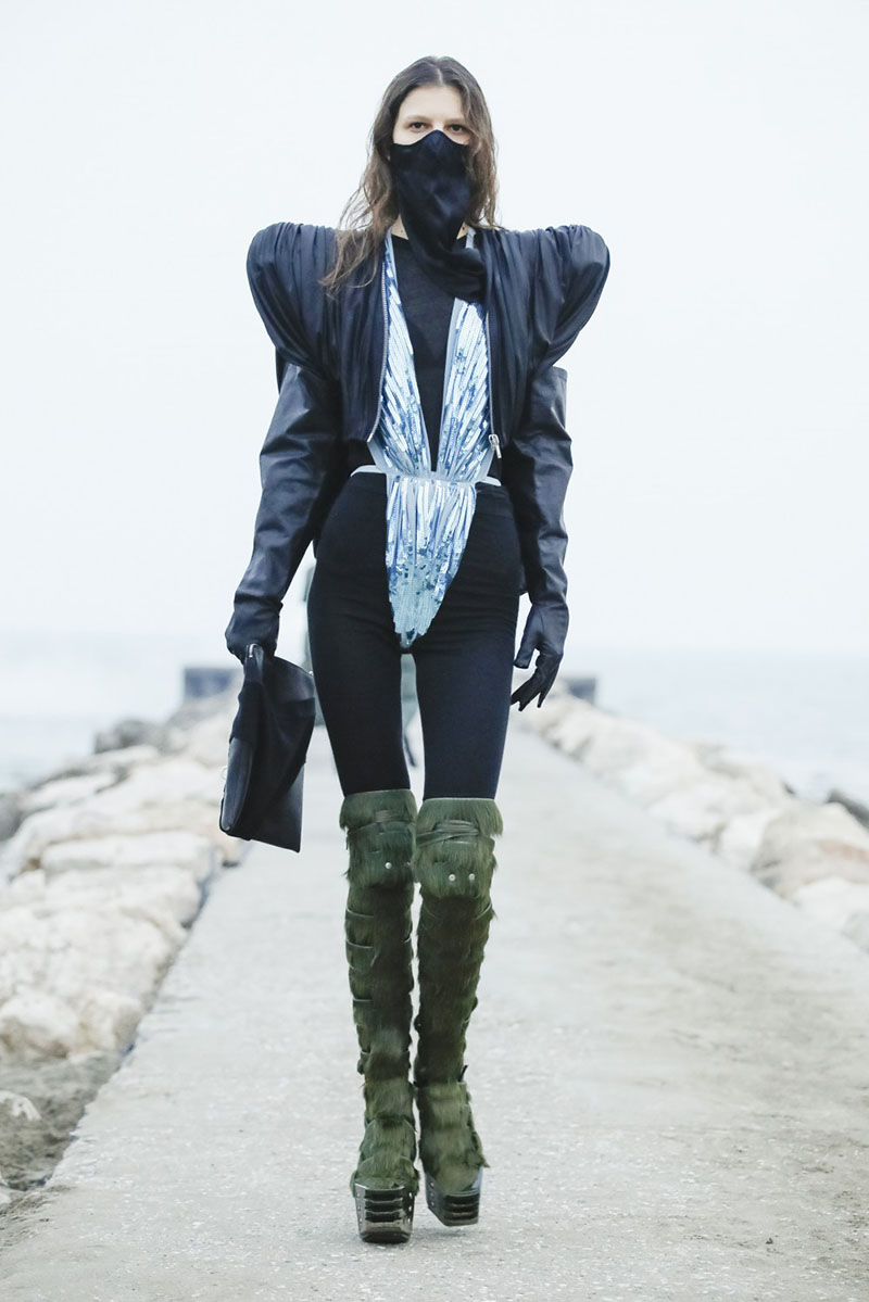 Rick Owens FW21 Womenswear desfile nueva colección Paris Fashion Week