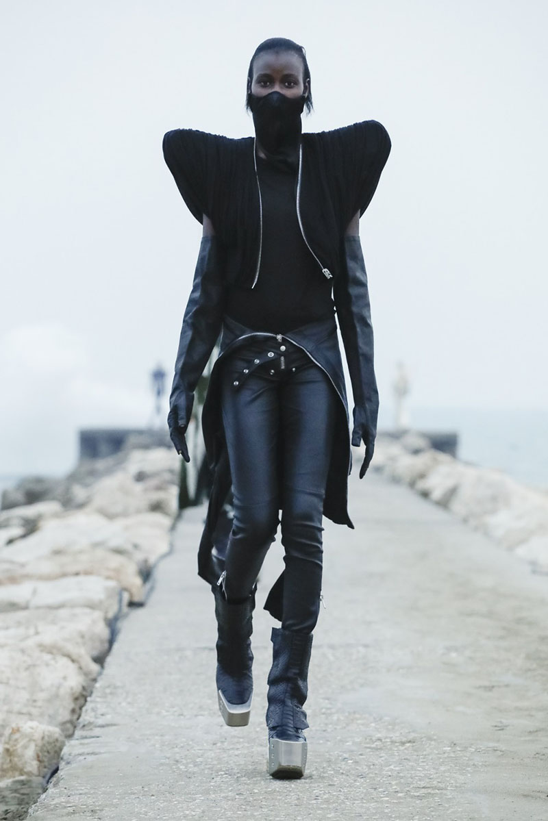 Rick Owens FW21 Womenswear desfile nueva colección Paris Fashion Week