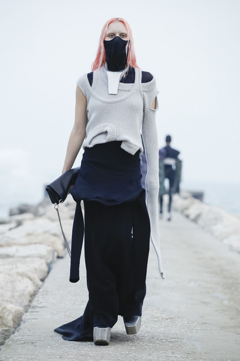 Rick Owens FW21 Womenswear desfile nueva colección Paris Fashion Week