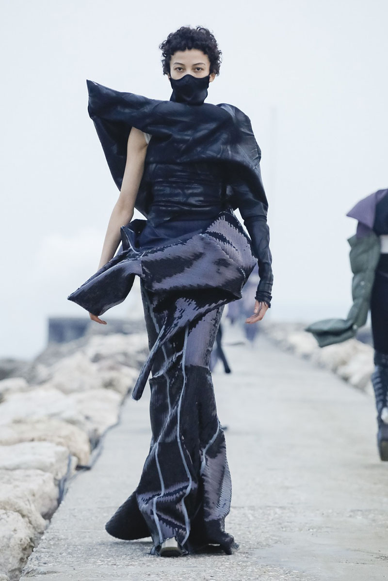 Rick Owens FW21 Womenswear desfile nueva colección Paris Fashion Week