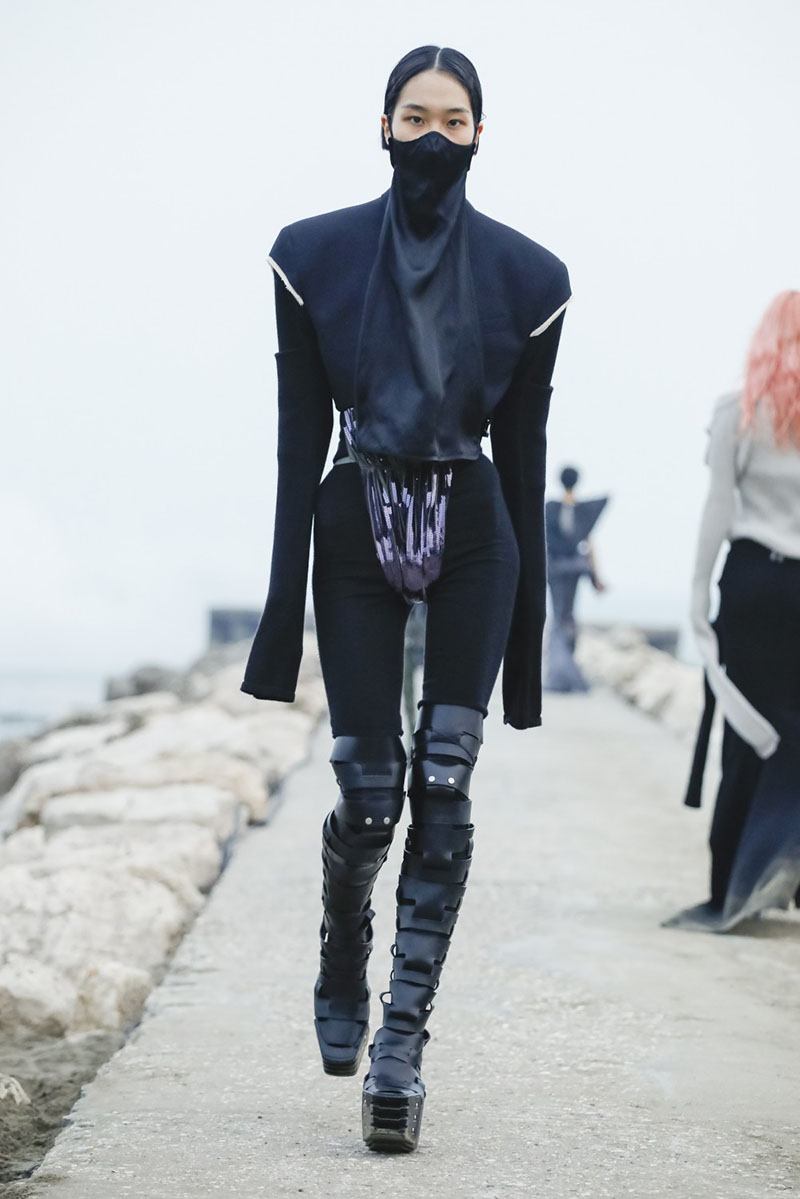 Rick Owens FW21 Womenswear desfile nueva colección Paris Fashion Week