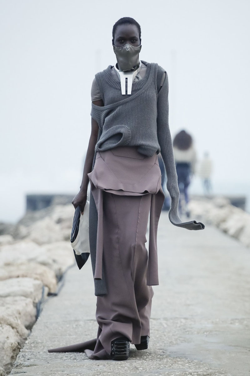 Rick Owens FW21 Womenswear desfile nueva colección Paris Fashion Week