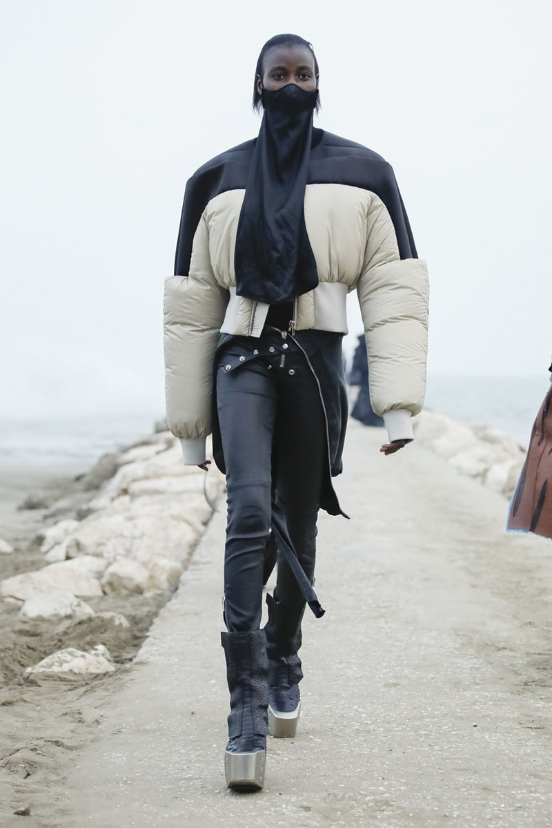 Rick Owens FW21 Womenswear desfile nueva colección Paris Fashion Week