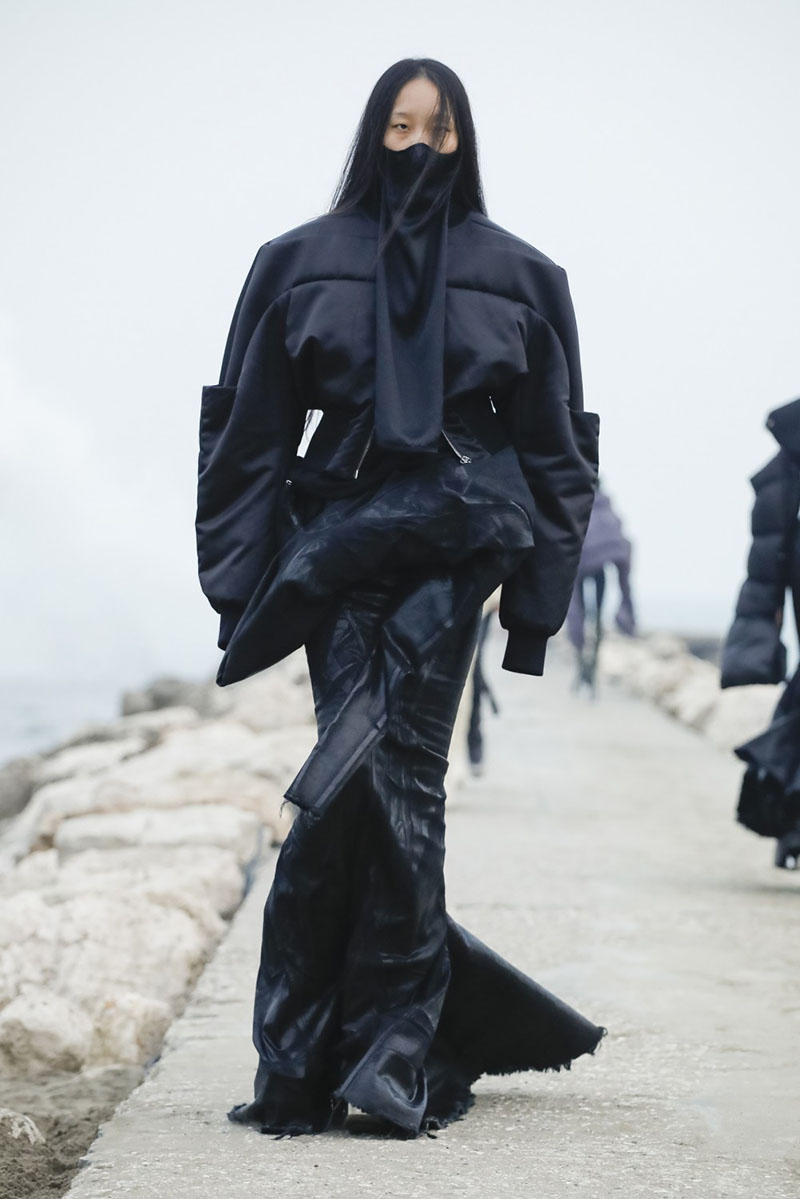 Rick Owens FW21 Womenswear desfile nueva colección Paris Fashion Week