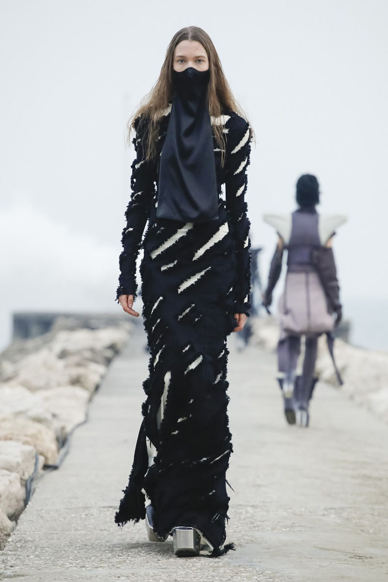 Rick Owens FW21 Womenswear desfile nueva colección Paris Fashion Week