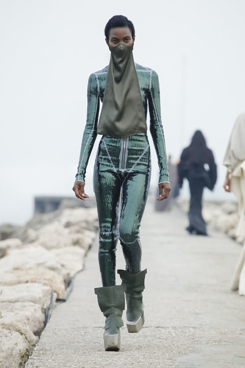 Rick Owens FW21 Womenswear desfile nueva colección Paris Fashion Week