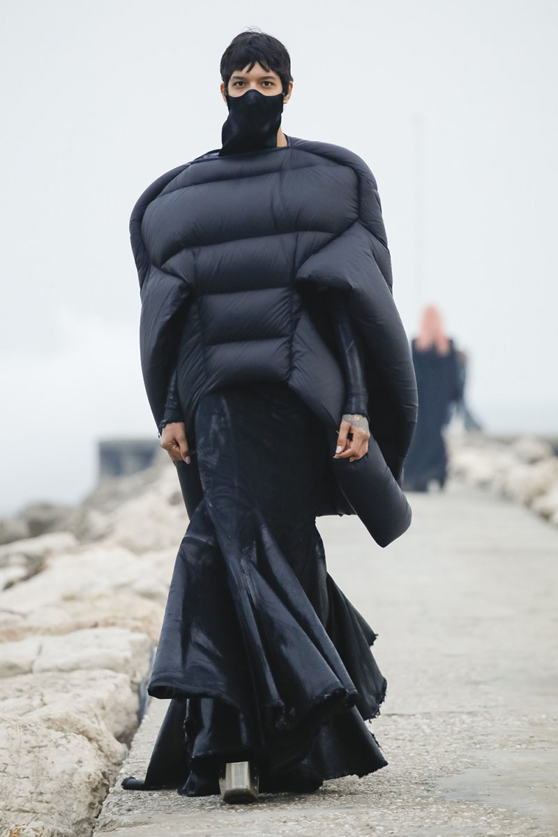 Rick Owens FW21 Womenswear desfile nueva colección Paris Fashion Week