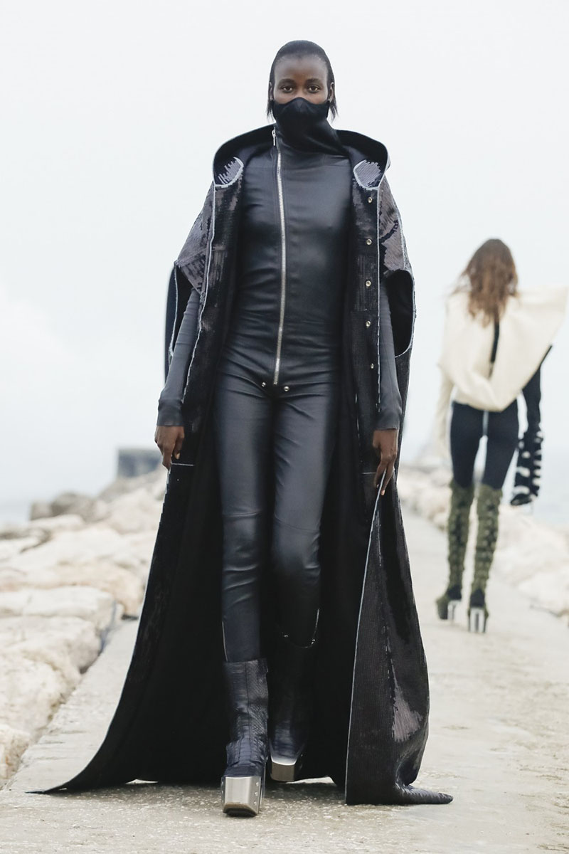 Rick Owens FW21 Womenswear desfile nueva colección Paris Fashion Week