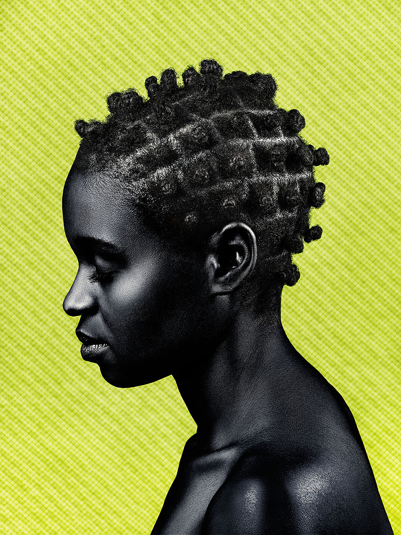 Festival Internacional de Fotografía de Castilla y León - retrato de mujer de raza negra sobre fondo verde