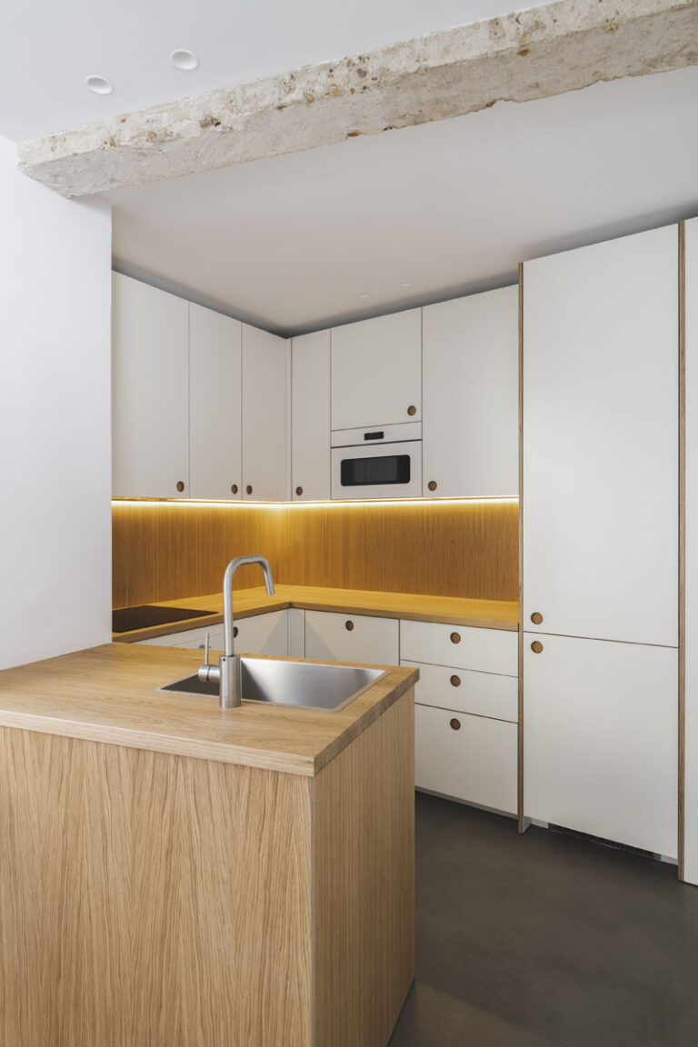 Bruno Lavedan reinterpreta un ático con el aura de los 70