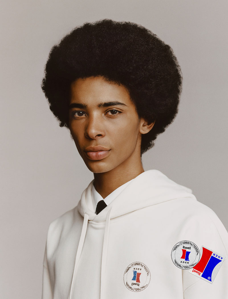 Colección de calzado con tecnología XL ExtraLight, ropa y accesorios The Lost Origin con la marca coreana