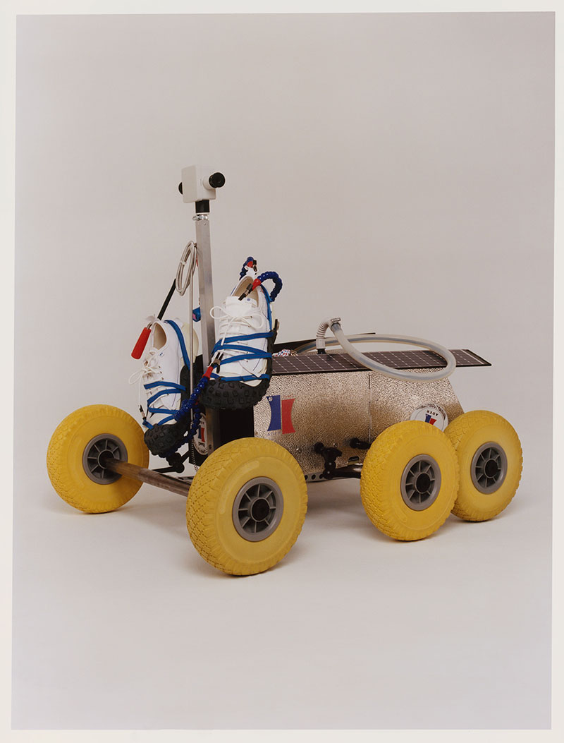 Colección de calzado con tecnología XL ExtraLight, ropa y accesorios The Lost Origin con la marca coreana