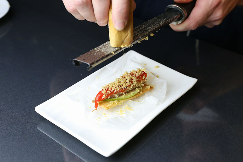 Marmitón Bistró: tosta de sardina, pimiento y foie