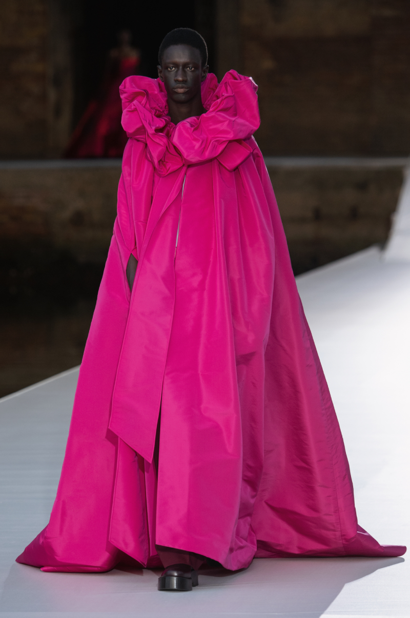Valentino Des Ateliers Haute Couture FW21