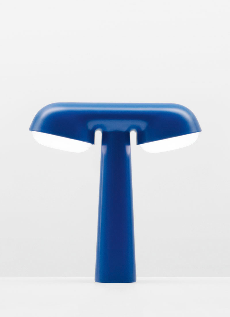 200 diseñadoras de producto: lámpara de mesa con forma de farola