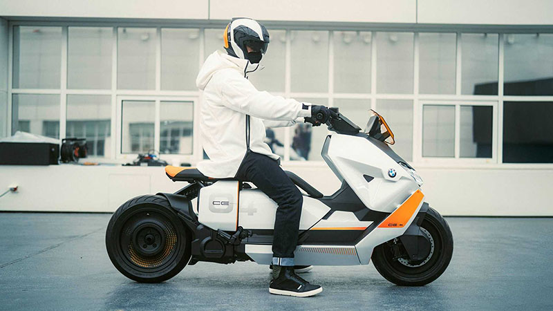 La futurista moto eléctrica BMW CE 04 hecha realidad