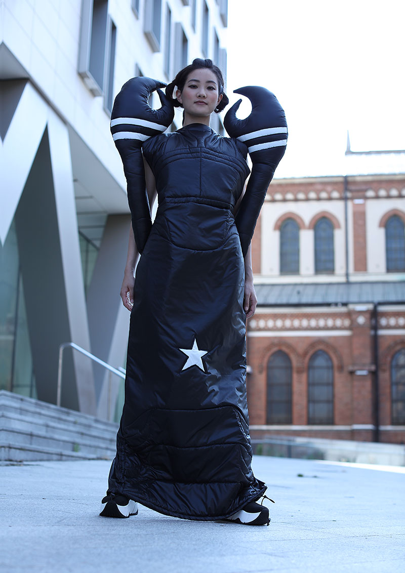 Carmen Emanuela Popa AW22 en London Fashion Week: Fusion