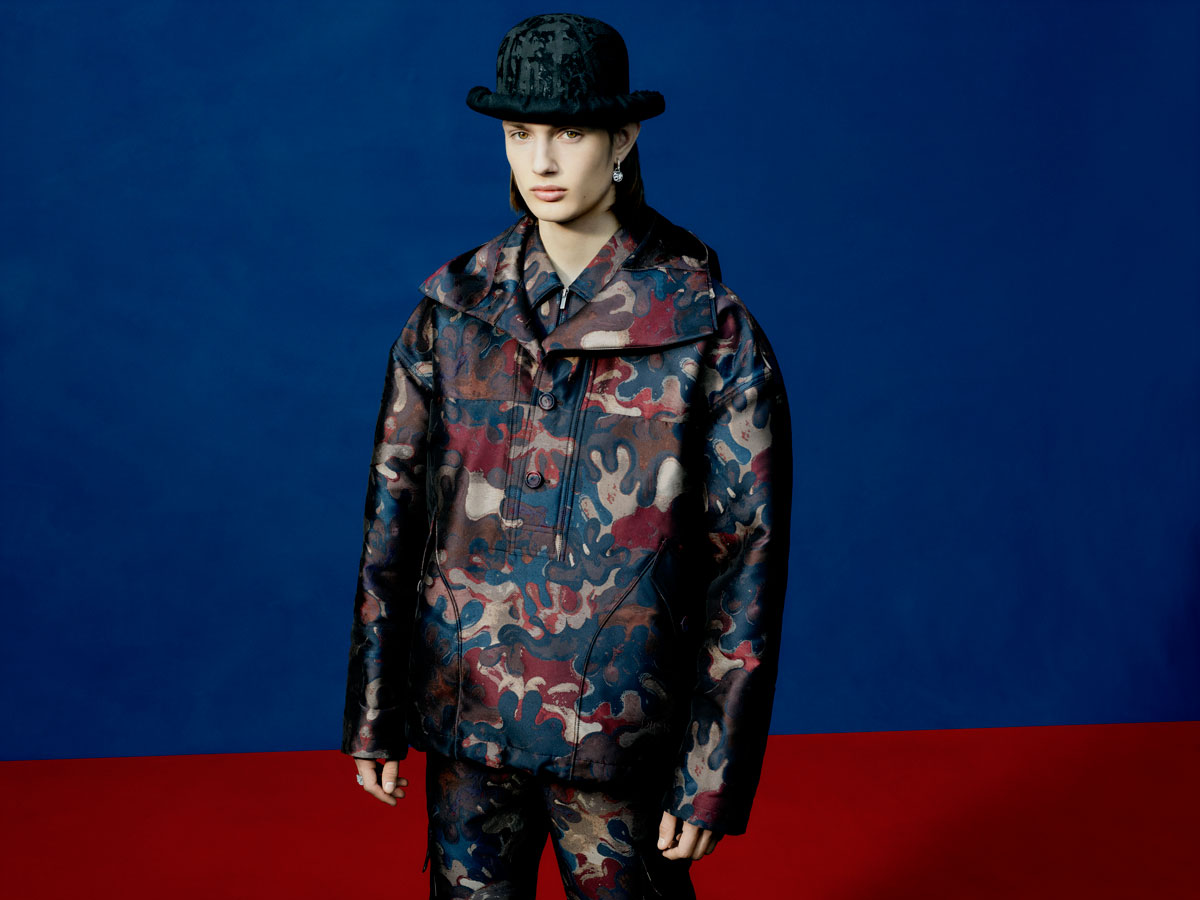 Kim Jones reinventa el camuflaje para Dior con Peter Doig