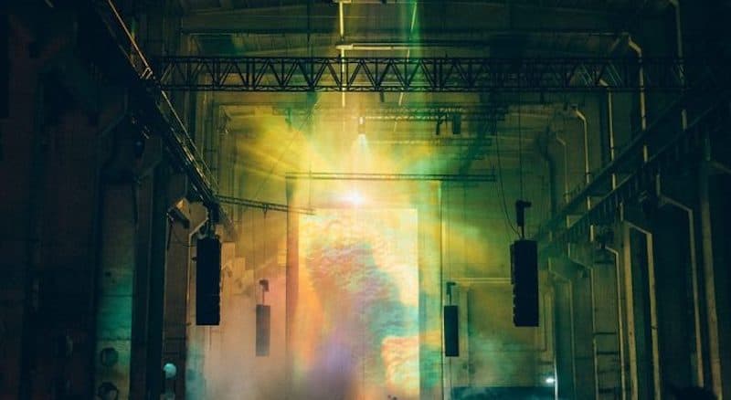 Berlin Atonal, pantalla gigante y luces de colores