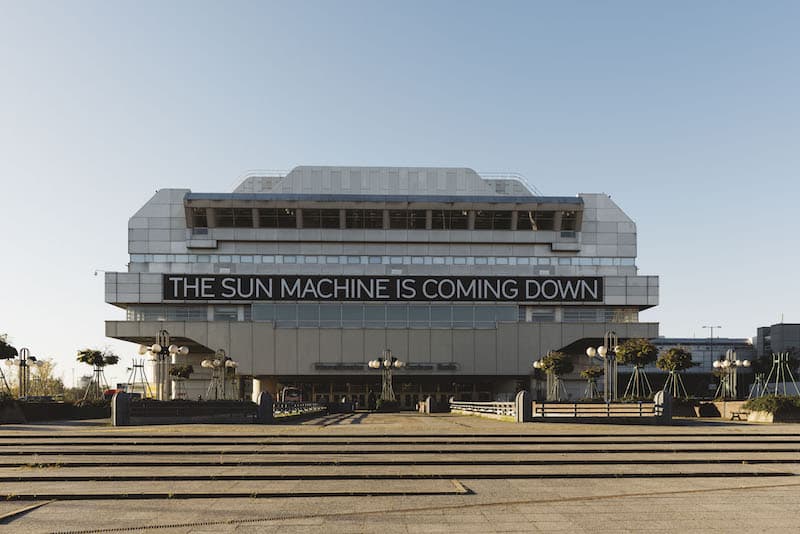 'The Sun Machine Is Coming Down' en el futurista ICC Berlín