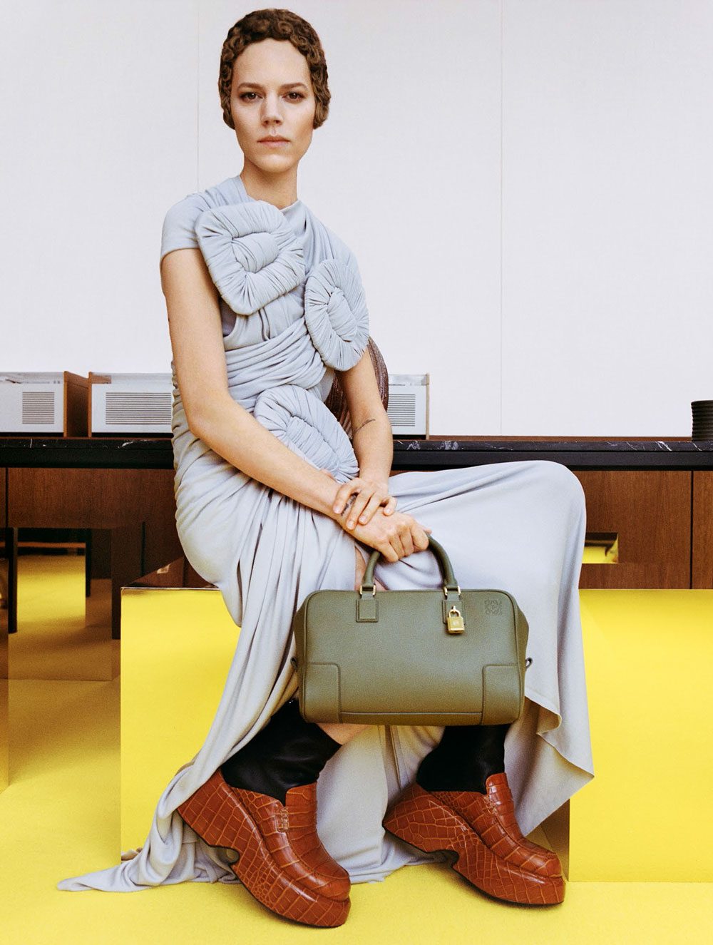 Bolso Loewe, símbolo de feminismo y libertad desde 1975