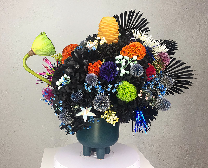 festival flora - imagen de composición artística creada a base de flores