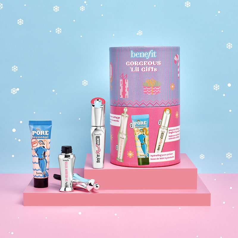 Esta Navidad acierta 100% con los kits de Benefit Cosmetics